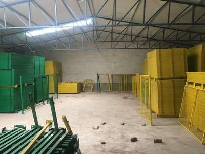 安全防護設(shè)備 海南地區(qū)圈地隔離網(wǎng)、變電站圍欄網(wǎng)的應(yīng)用與重要性