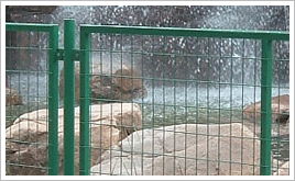 高速公路護(hù)欄網(wǎng) 價(jià)格、規(guī)格型號(hào)與安全防護(hù)設(shè)備解析