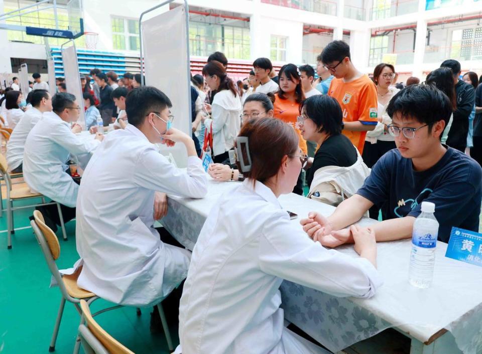 健康校園新風尚 青島理工大學中醫(yī)文化市集暨義診咨詢活動紀實